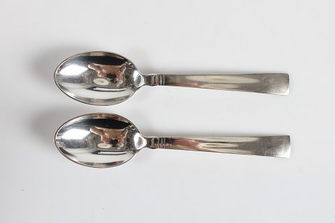 Georg Jensen
Blok cutlery
Dessert spoons
L 17 cm