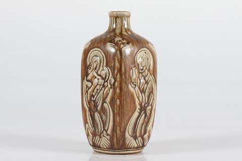 Jais Nielsen
Royal Copenhagen
Ceramic Vase
No. 3543