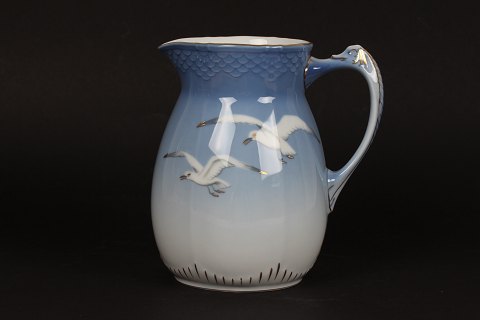 Bing & Grøndahl
Seagull porcelain
Jug no 85
H 15 cm
Kr. 495,-