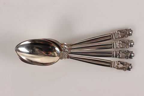 Georg Jensen
Acorn cutlery
Soup spoons
L 19,2 cm