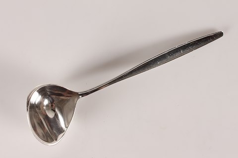 Georg Jensen
Cypres
Sauceske
L 20,5 cm