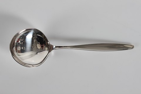 Georg Jensen
Cypres
Stor serveringsske
L 22 cm