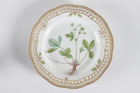 Royal Copenhagen
Flora Danica
Dinner Dish 3553
Ø 25 cm