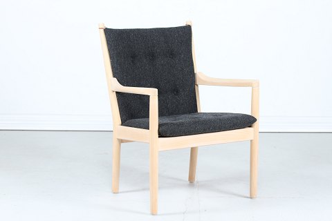 Hans J. Wegner
Lænestol 1788
m/nye hynder