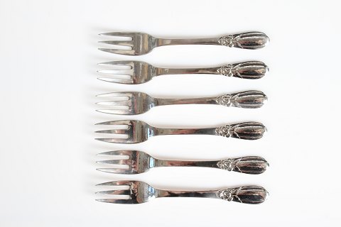 Evald Nielsen
Silver Flatware No 16
 
Cake Forks
L 14,6 cm
