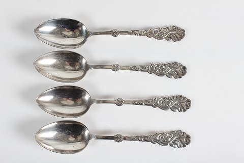 Tang Silver Cutlery
Soup spoons
L 22 cm