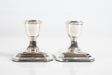 Hugo Grün
Pair of candlesticks 
silver 830s