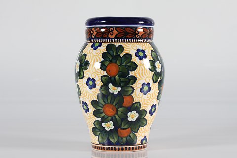Royal Copenhagen
Aluminia
Vase
No. 740/607