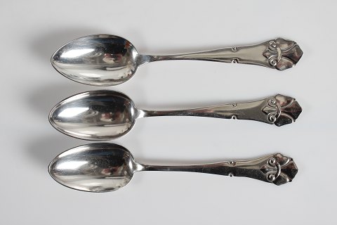 French Lily Silver Cutlery
Soup Spoons
L 21,5 cm