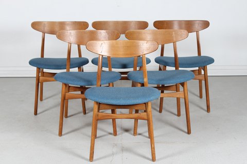 Hans J. Wegner
6 CH 30 chairs
made of oak