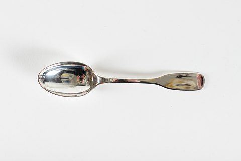 Susanne flatware
Dessert spoon
L 17 cm
