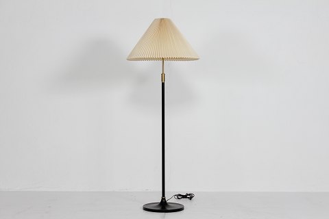 Le Klint 
Aage Petersen
Standerlampe 339