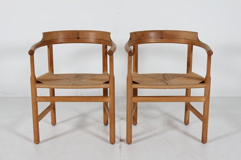 Hans J. Wegner
Armstole PP 62
af egetræ
