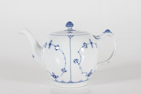 Royal Copenhagen
Musselmalet Riflet
Thekande nr. 1/259