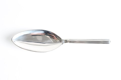 Hans Hansen Silver
Arvesølv no. 18
Oval cake server
L 22.5 cm