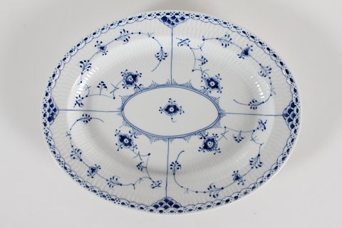 Royal Copenhagen 
Blue Fluted Half Lace
Oval serving platter 532
L 29.5 cm