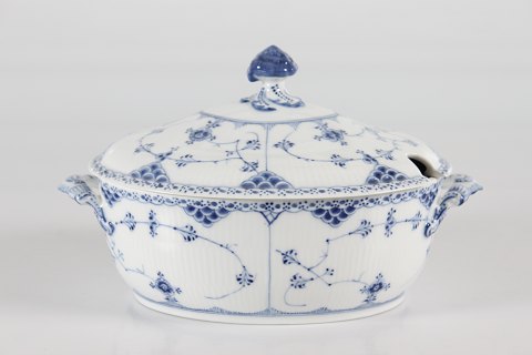 Royal Copenhagen
Musselmalet Halvblonde 
Stor oval terrin 595
L 32 cm