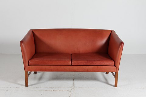 Ole Wanscher
2-seater sofa
with leather