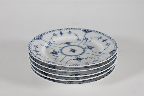 Royal Copenhagen 
Blue Fluted Half Lace
Plate 573
Ø 19.5 cm
