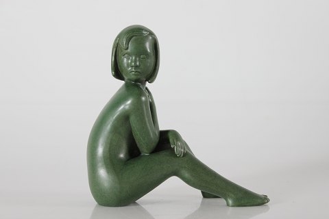 P. Ipsens EnkeJohannes HedegaardFigurine of sitting girl 935