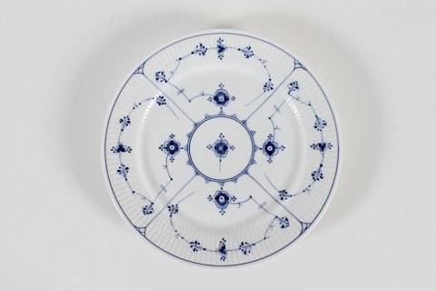 Royal CopenhagenMusselmalet RifletHelflad tallerken 183