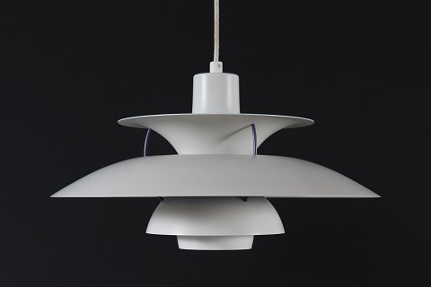 Poul HenningsenPH 5 pendel nyere modelhvidlakeret