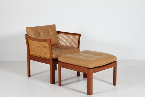 Illum WikkelsøPlexus Chair with footrestMahogany + leather cushions