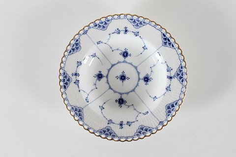 Royal CopenhagenBlue fluted Full LaceAntique deep plate with gold rim