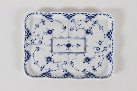 Royal CopenhagenHalvblonde MusselmaletStor bakke nr. 677