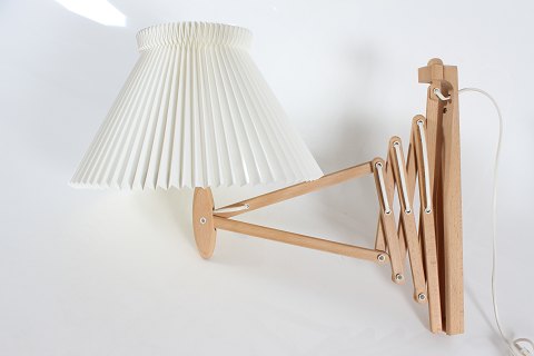Le KlintErik HanesnWall lamp 232/34 of beech