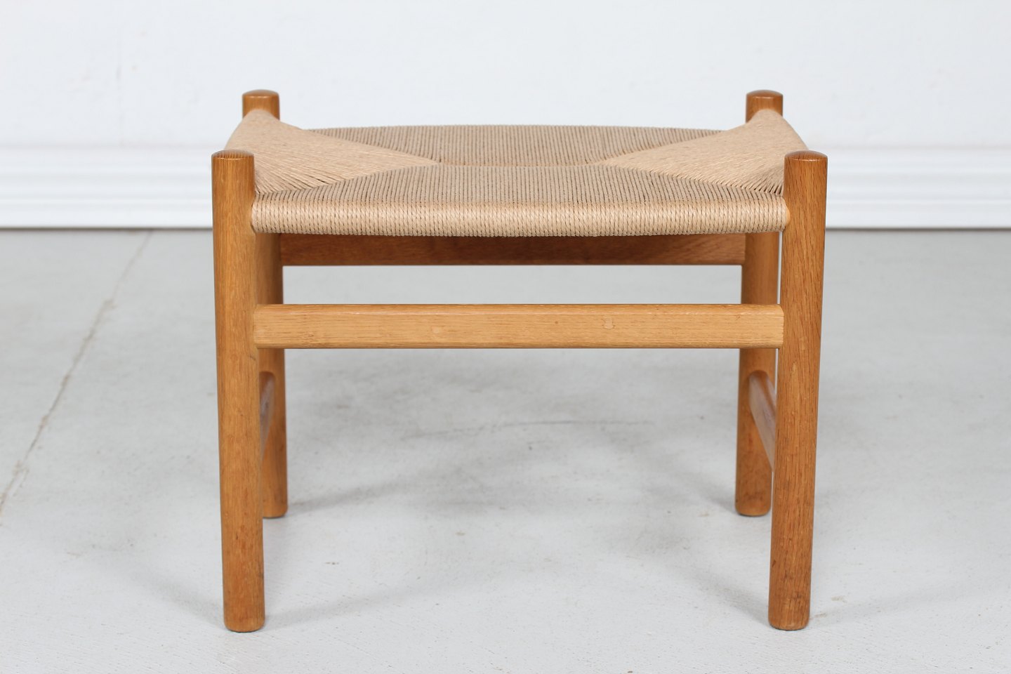 Stari Antik Hans J Wegner Stool Model Ch 53 Of Oak With Patina Hans J Wegner Stool Model Ch 53 Of Oak With Patina Stari Antik Hans J Wegner Stool Model Ch 53 Of Oak With Patina Hans J Wegner Stool Model Ch 53 Of Oak With Patina